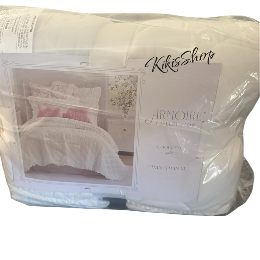 Armoire Collection Full/Queen Ruffle
Quilt White - Picture 5 of 6